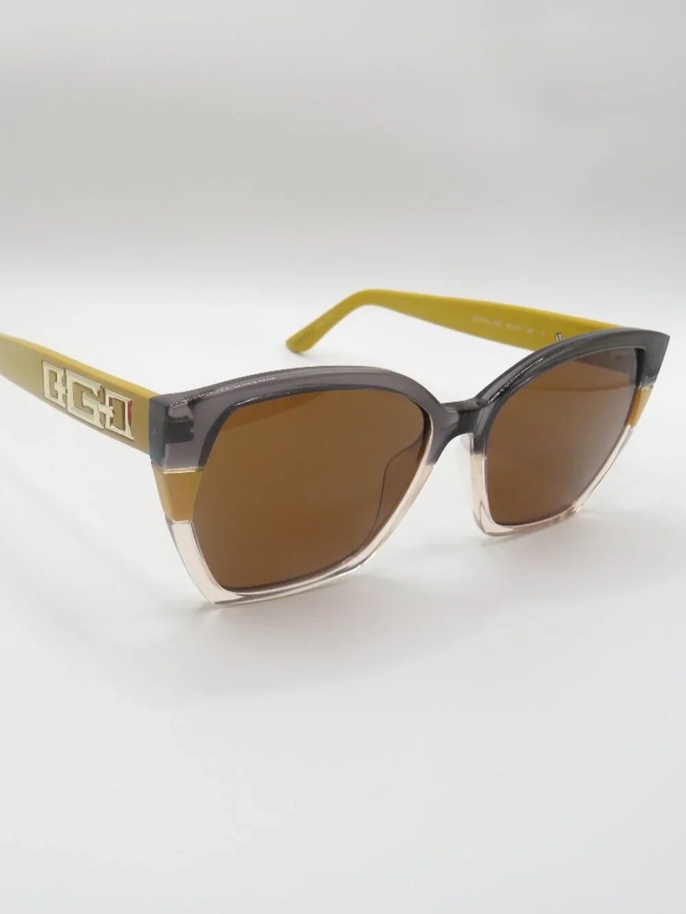 Guess New GU7912/S 41E Gray-Yellow-Clear/Brown Sunglasses.